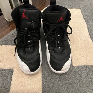 Boys Jordan high top size 3